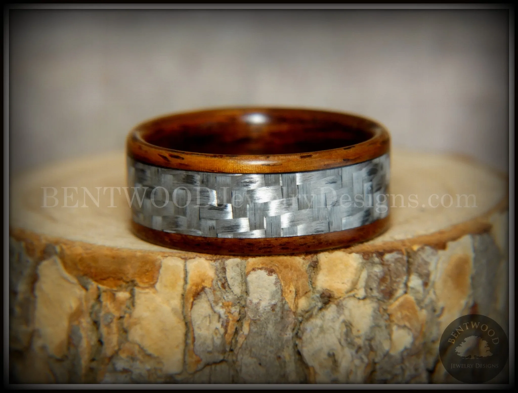 Bentwood Ring - "Silver Twill" Centered Edge Carbon Fiber Rosewood Wood Ring